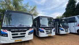Tchad : Sept bus offerts au CNOU pour faciliter les déplacements