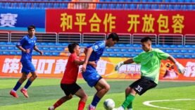 Une ville frontalière du Xinjiang unit les cultures grâce au football
